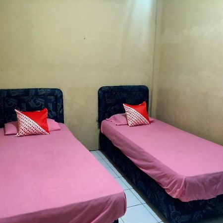 Oyo 90041 Hotel Sinar Lumayan Syariah Баликпапан Екстериор снимка