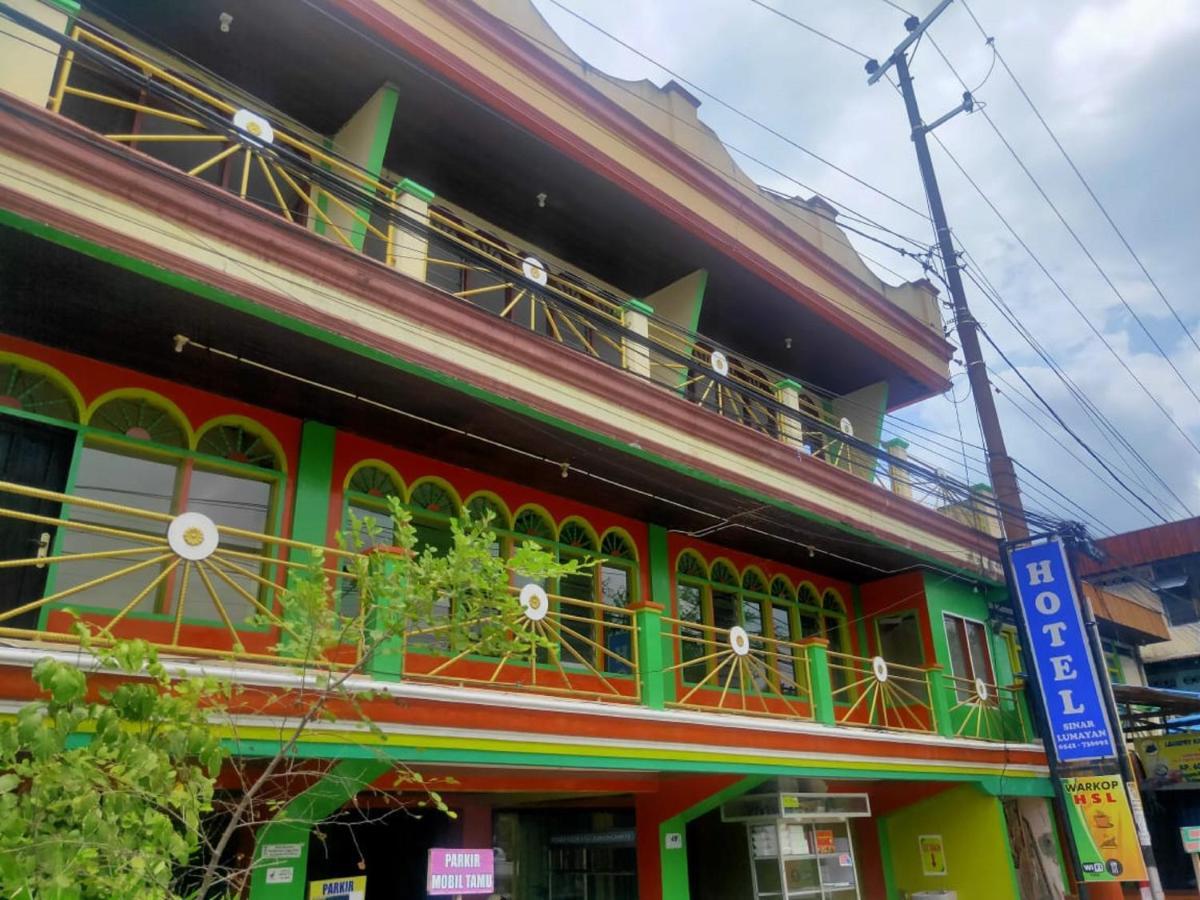 Oyo 90041 Hotel Sinar Lumayan Syariah Баликпапан Екстериор снимка